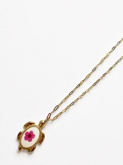 Collana guscio fiorito